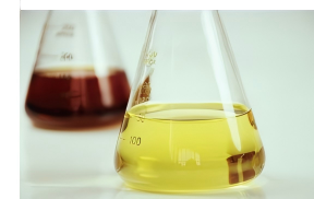 合成生物学技术驱动 · AI高通量定向组构代谢产物——草木源